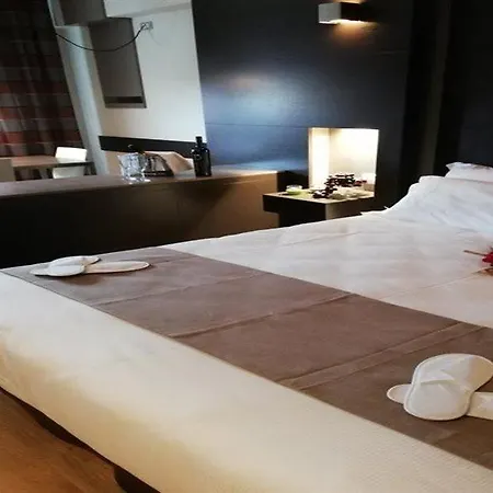 Ξενοδοχείο Art & 4*